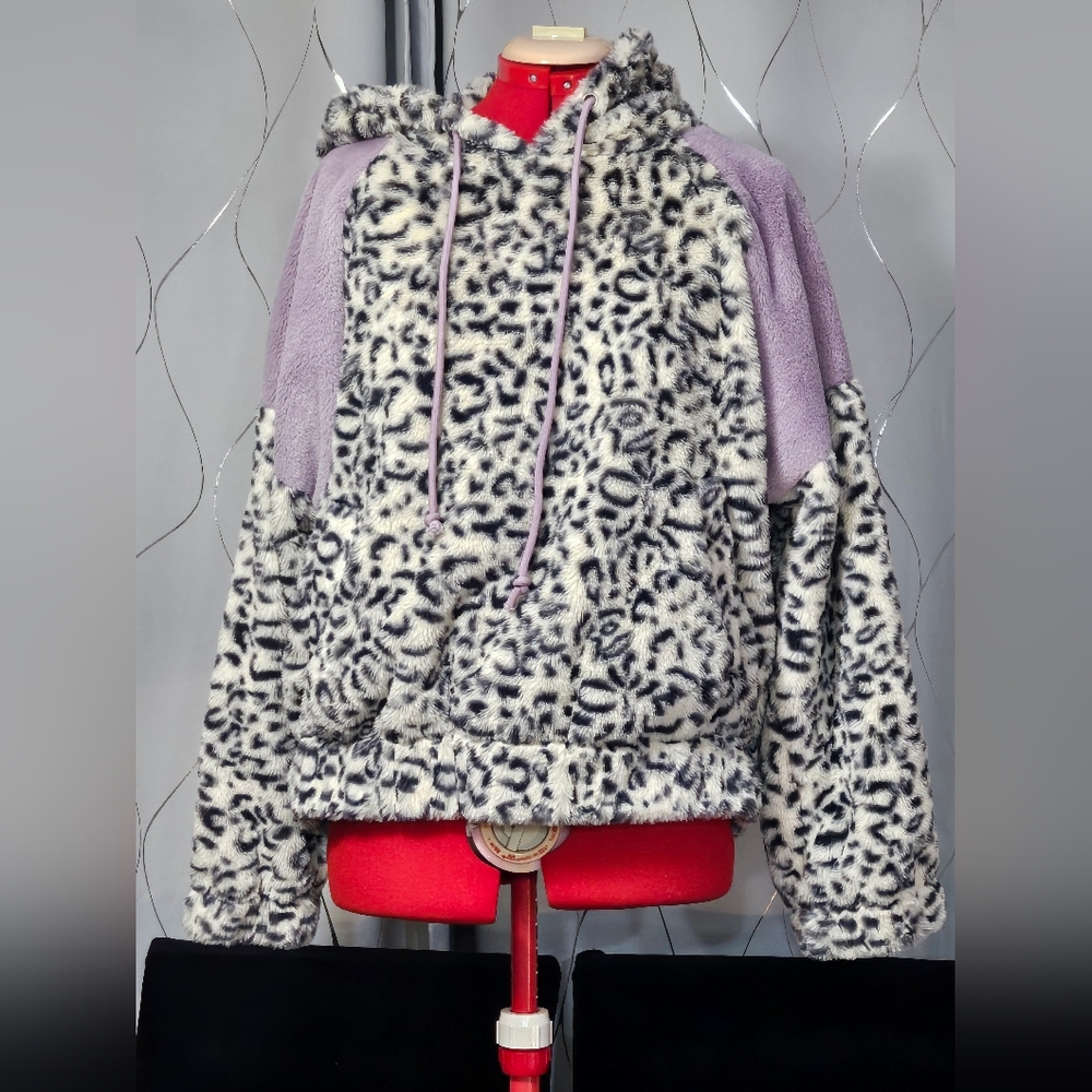 Hem & Thread Cheetah Print Soft Fleece Hoodie